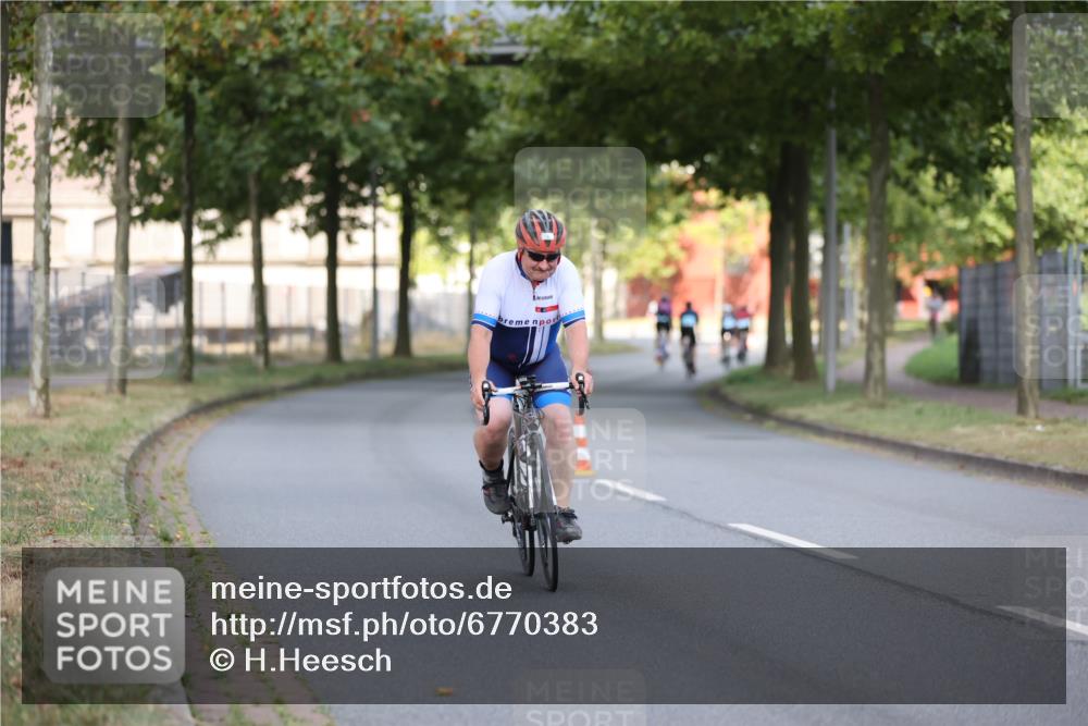 11.08.2024 - GEWOBA Citytriathlon Bremen H.Heesch http://msf.ph/oto/6770383 11.08.2024 10:37:52 Radfahren 1, 59 meine-sportfotos.de