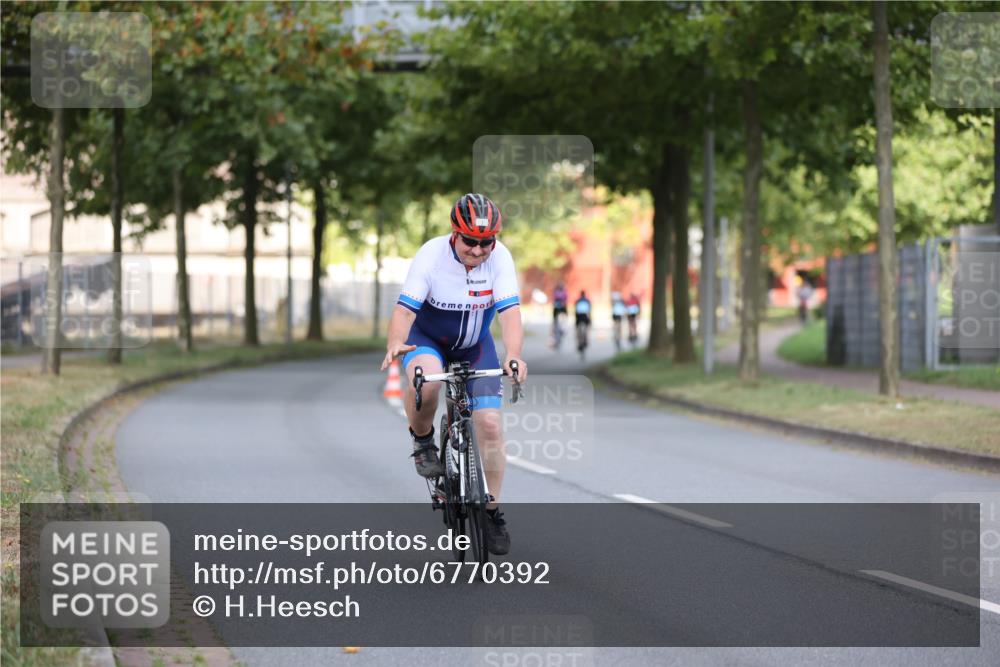 11.08.2024 - GEWOBA Citytriathlon Bremen H.Heesch http://msf.ph/oto/6770392 11.08.2024 10:37:52 Radfahren 1, 59 meine-sportfotos.de