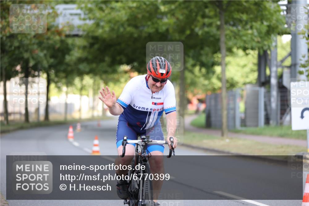 11.08.2024 - GEWOBA Citytriathlon Bremen H.Heesch http://msf.ph/oto/6770399 11.08.2024 10:37:53 Radfahren 1, 59 meine-sportfotos.de