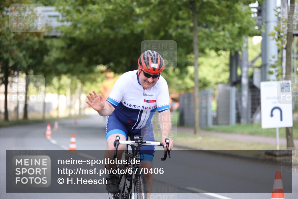 11.08.2024 - GEWOBA Citytriathlon Bremen H.Heesch http://msf.ph/oto/6770406 11.08.2024 10:37:53 Radfahren 1, 59 meine-sportfotos.de