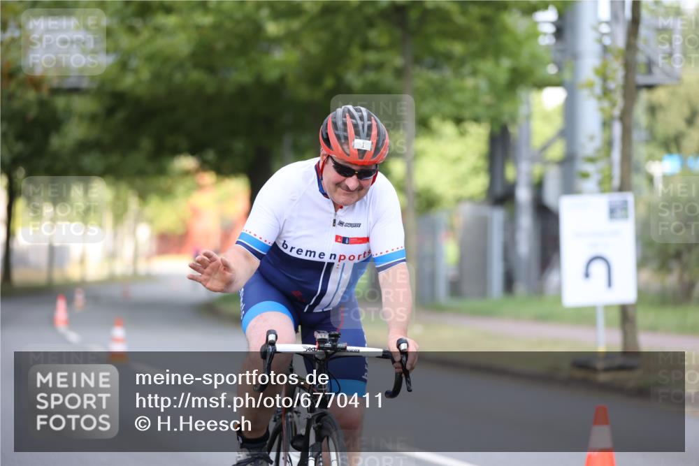 11.08.2024 - GEWOBA Citytriathlon Bremen H.Heesch http://msf.ph/oto/6770411 11.08.2024 10:37:53 Radfahren 1, 59 meine-sportfotos.de