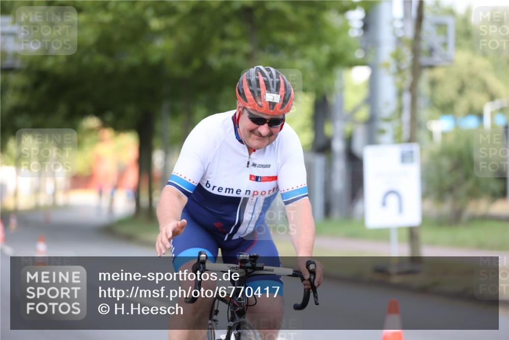 11.08.2024 - GEWOBA Citytriathlon Bremen H.Heesch http://msf.ph/oto/6770417 11.08.2024 10:37:53 Radfahren 1, 59 meine-sportfotos.de