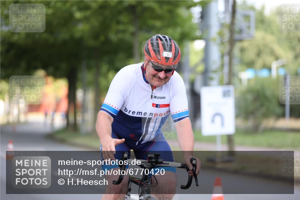 11.08.2024 - GEWOBA Citytriathlon Bremen H.Heesch http://msf.ph/oto/6770420 11.08.2024 10:37:53 Radfahren 1, 59 meine-sportfotos.de