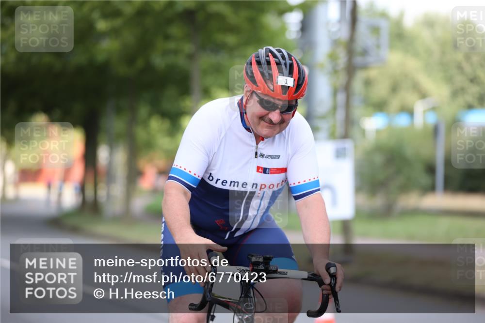 11.08.2024 - GEWOBA Citytriathlon Bremen H.Heesch http://msf.ph/oto/6770423 11.08.2024 10:37:53 Radfahren 1, 59 meine-sportfotos.de