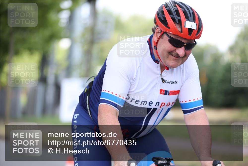 11.08.2024 - GEWOBA Citytriathlon Bremen H.Heesch http://msf.ph/oto/6770435 11.08.2024 10:37:53 Radfahren 1, 59 meine-sportfotos.de