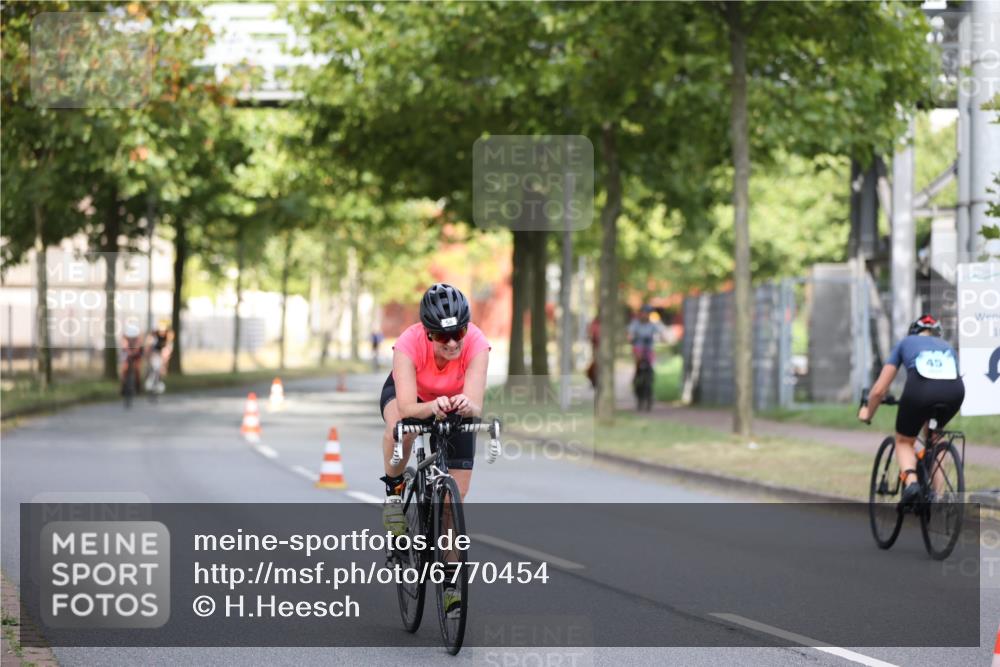 11.08.2024 - GEWOBA Citytriathlon Bremen H.Heesch http://msf.ph/oto/6770454 11.08.2024 10:38:08 Radfahren 3, 52, 56, 94 meine-sportfotos.de