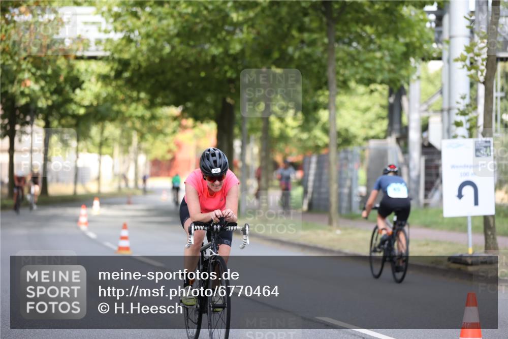 11.08.2024 - GEWOBA Citytriathlon Bremen H.Heesch http://msf.ph/oto/6770464 11.08.2024 10:38:08 Radfahren 3, 52, 56, 94 meine-sportfotos.de