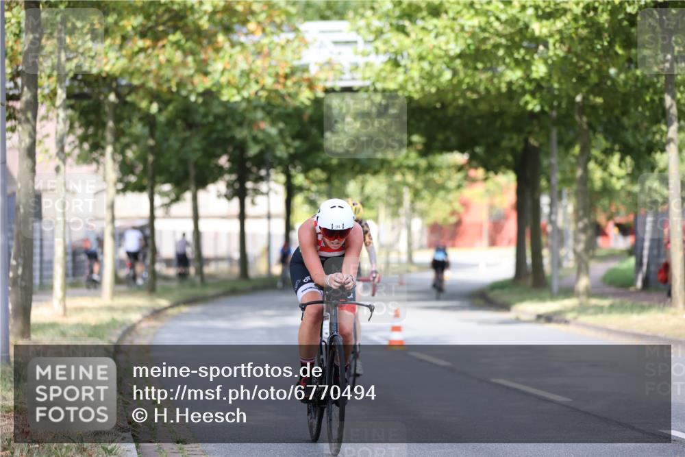 11.08.2024 - GEWOBA Citytriathlon Bremen H.Heesch http://msf.ph/oto/6770494 11.08.2024 10:38:12 Radfahren 3, 52, 56, 94, 95 meine-sportfotos.de