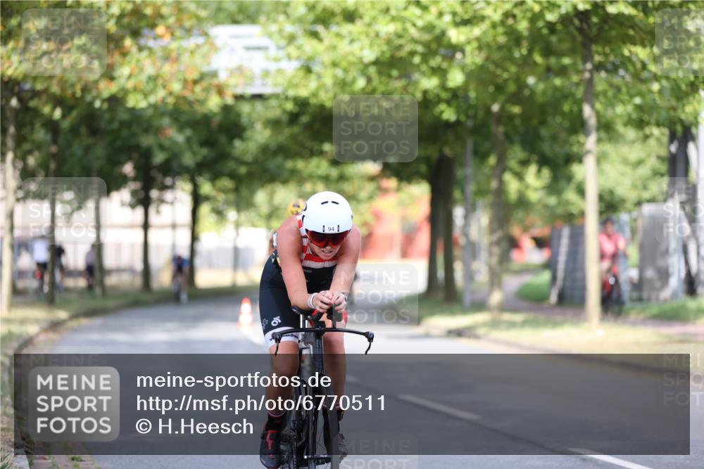 11.08.2024 - GEWOBA Citytriathlon Bremen H.Heesch http://msf.ph/oto/6770511 11.08.2024 10:38:12 Radfahren 3, 52, 56, 94, 95 meine-sportfotos.de