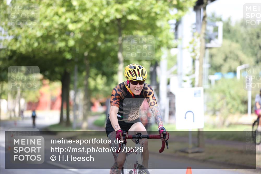 11.08.2024 - GEWOBA Citytriathlon Bremen H.Heesch http://msf.ph/oto/6770529 11.08.2024 10:38:13 Radfahren 3, 52, 56, 94, 95 meine-sportfotos.de
