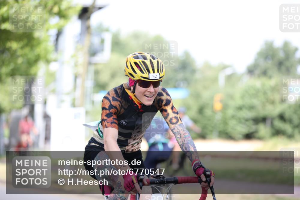 11.08.2024 - GEWOBA Citytriathlon Bremen H.Heesch http://msf.ph/oto/6770547 11.08.2024 10:38:14 Radfahren 3, 52, 56, 94, 95 meine-sportfotos.de