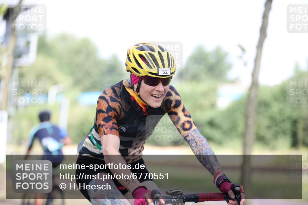 11.08.2024 - GEWOBA Citytriathlon Bremen H.Heesch http://msf.ph/oto/6770551 11.08.2024 10:38:14 Radfahren 3, 52, 56, 94, 95 meine-sportfotos.de