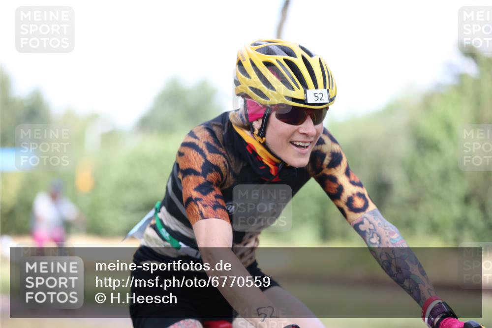 11.08.2024 - GEWOBA Citytriathlon Bremen H.Heesch http://msf.ph/oto/6770559 11.08.2024 10:38:14 Radfahren 3, 52, 56, 94, 95 meine-sportfotos.de