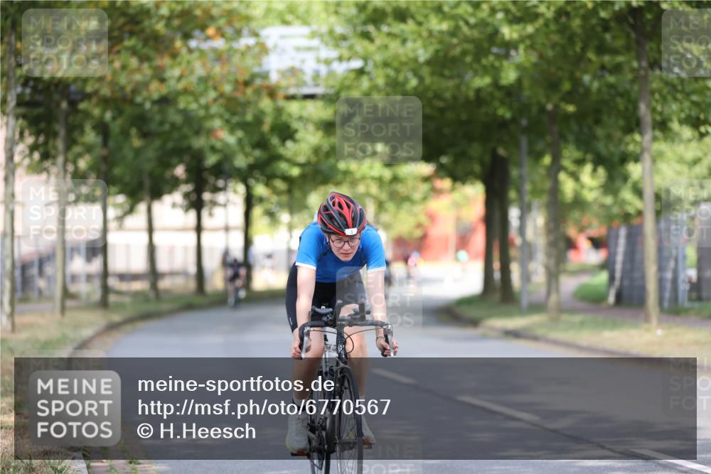11.08.2024 - GEWOBA Citytriathlon Bremen H.Heesch http://msf.ph/oto/6770567 11.08.2024 10:38:18 Radfahren 3, 11, 29, 52, 56, 94, 95 meine-sportfotos.de