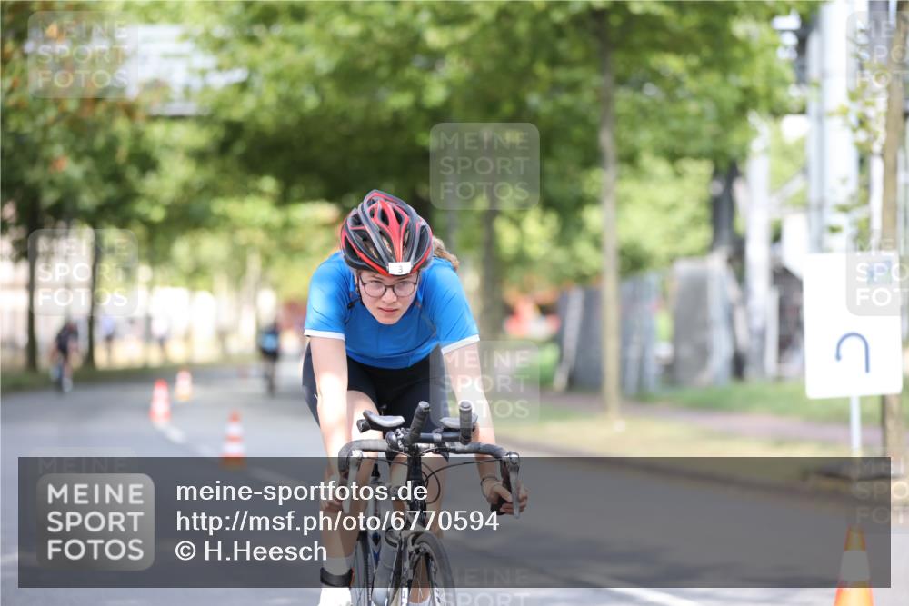 11.08.2024 - GEWOBA Citytriathlon Bremen H.Heesch http://msf.ph/oto/6770594 11.08.2024 10:38:19 Radfahren 3, 11, 29, 52, 56, 58, 94, 95 meine-sportfotos.de