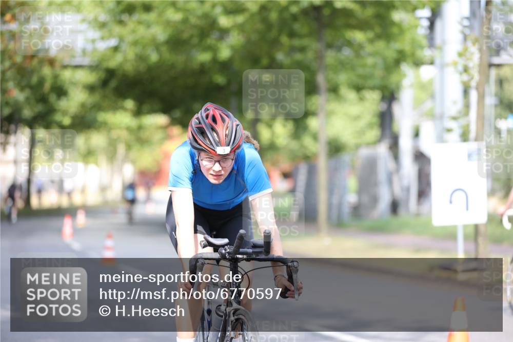 11.08.2024 - GEWOBA Citytriathlon Bremen H.Heesch http://msf.ph/oto/6770597 11.08.2024 10:38:19 Radfahren 3, 11, 29, 52, 56, 58, 94, 95 meine-sportfotos.de