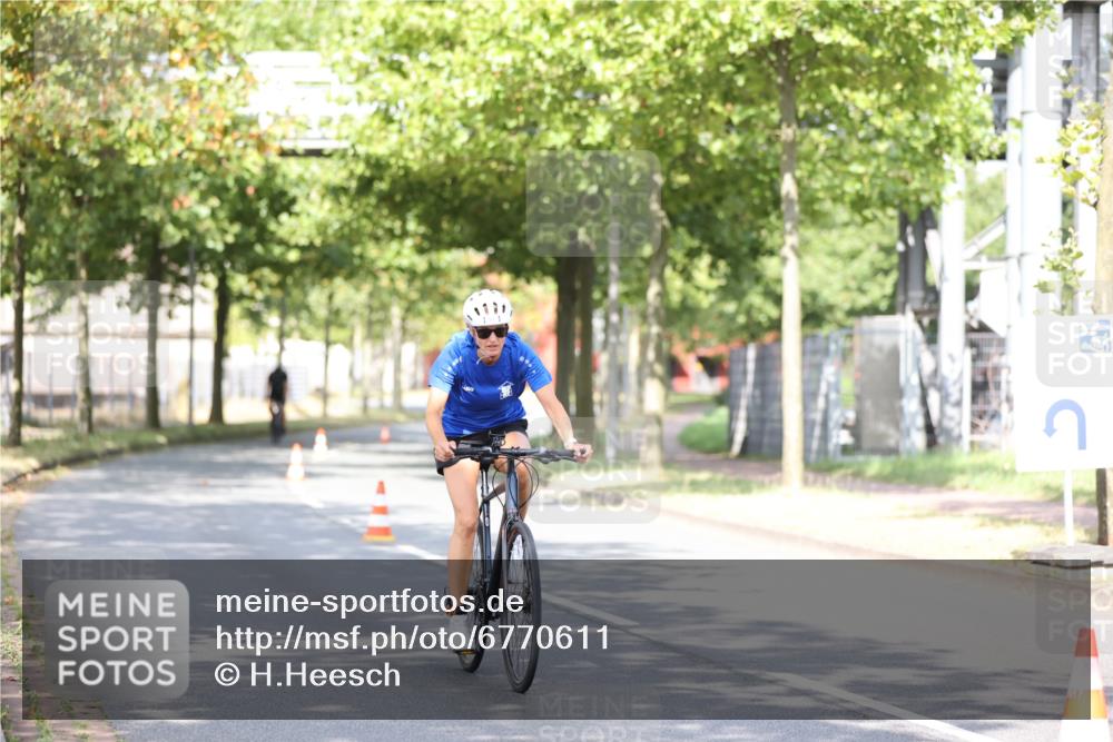 11.08.2024 - GEWOBA Citytriathlon Bremen H.Heesch http://msf.ph/oto/6770611 11.08.2024 10:45:23 Radfahren 51, 93 meine-sportfotos.de