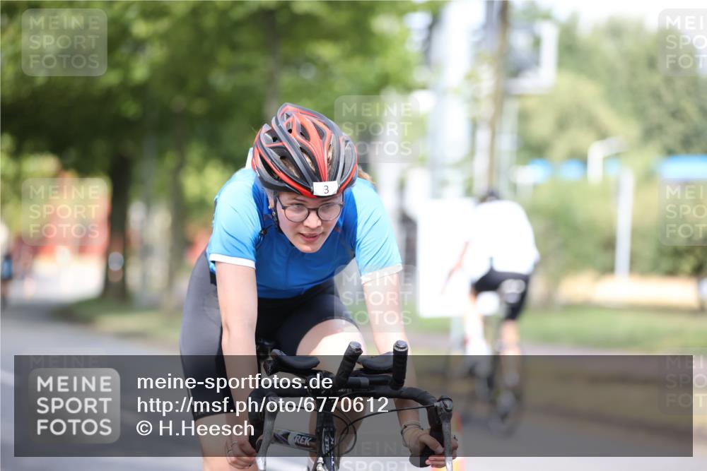 11.08.2024 - GEWOBA Citytriathlon Bremen H.Heesch http://msf.ph/oto/6770612 11.08.2024 10:38:19 Radfahren 3, 11, 29, 52, 56, 58, 94, 95 meine-sportfotos.de