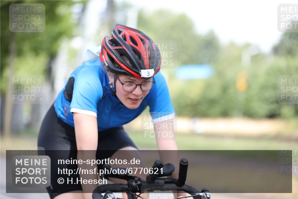 11.08.2024 - GEWOBA Citytriathlon Bremen H.Heesch http://msf.ph/oto/6770621 11.08.2024 10:38:19 Radfahren 3, 11, 29, 52, 56, 58, 94, 95 meine-sportfotos.de