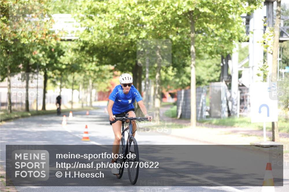 11.08.2024 - GEWOBA Citytriathlon Bremen H.Heesch http://msf.ph/oto/6770622 11.08.2024 10:45:23 Radfahren 51, 93 meine-sportfotos.de