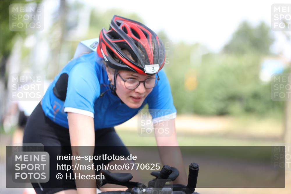11.08.2024 - GEWOBA Citytriathlon Bremen H.Heesch http://msf.ph/oto/6770625 11.08.2024 10:38:19 Radfahren 3, 11, 29, 52, 56, 58, 94, 95 meine-sportfotos.de