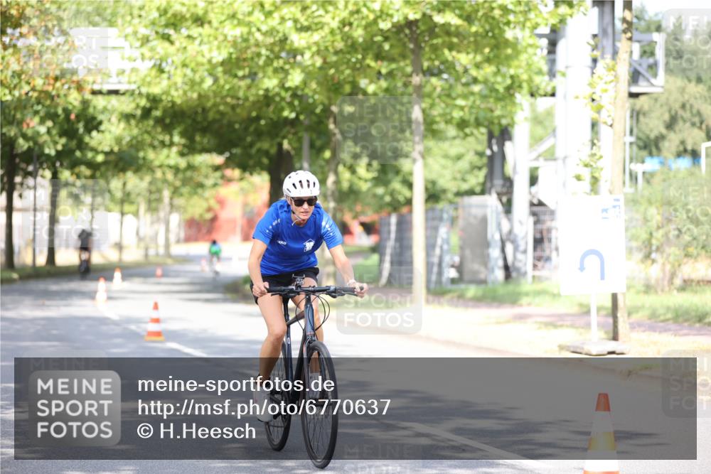 11.08.2024 - GEWOBA Citytriathlon Bremen H.Heesch http://msf.ph/oto/6770637 11.08.2024 10:45:23 Radfahren 51, 93 meine-sportfotos.de