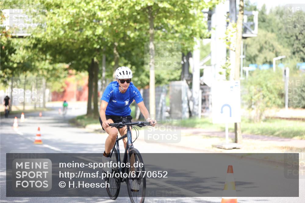 11.08.2024 - GEWOBA Citytriathlon Bremen H.Heesch http://msf.ph/oto/6770652 11.08.2024 10:45:23 Radfahren 51, 93 meine-sportfotos.de