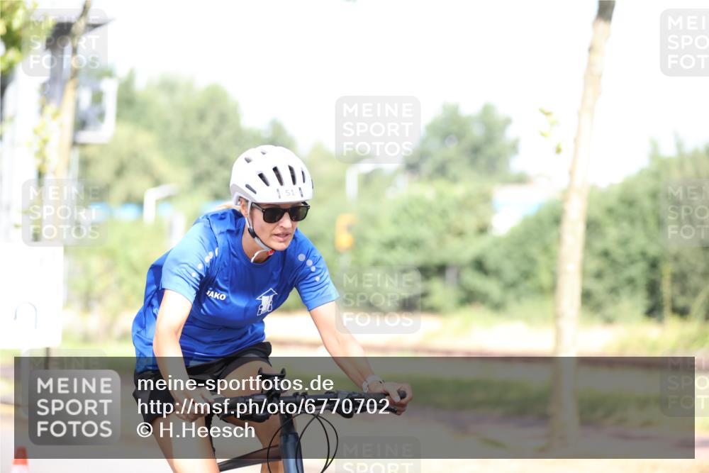 11.08.2024 - GEWOBA Citytriathlon Bremen H.Heesch http://msf.ph/oto/6770702 11.08.2024 10:45:24 Radfahren 51, 93 meine-sportfotos.de