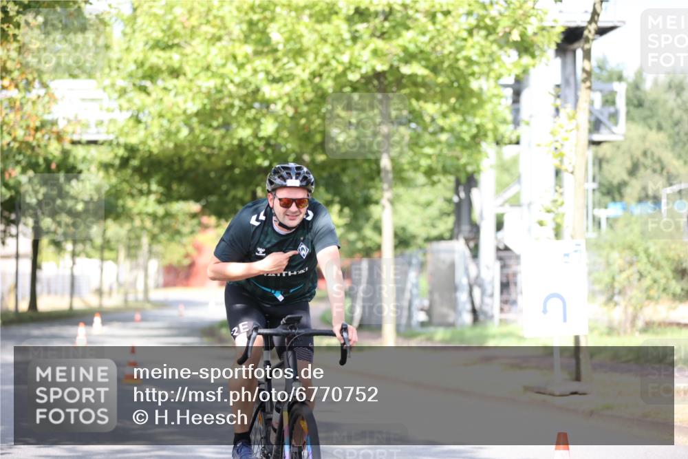 11.08.2024 - GEWOBA Citytriathlon Bremen H.Heesch http://msf.ph/oto/6770752 11.08.2024 10:45:30 Radfahren 51, 93 meine-sportfotos.de