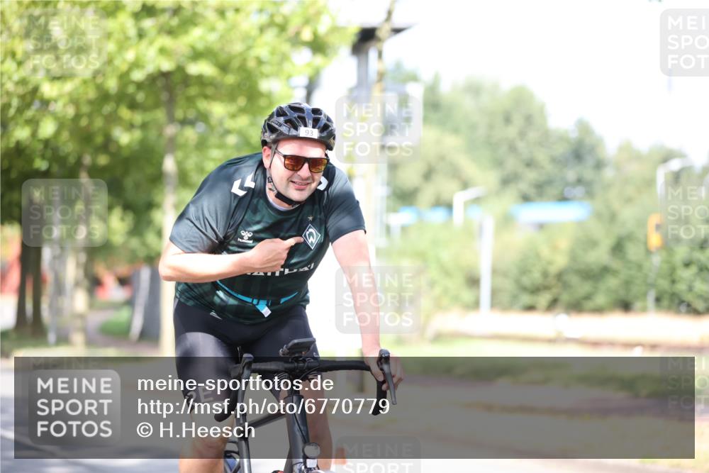 11.08.2024 - GEWOBA Citytriathlon Bremen H.Heesch http://msf.ph/oto/6770779 11.08.2024 10:45:31 Radfahren 93 meine-sportfotos.de