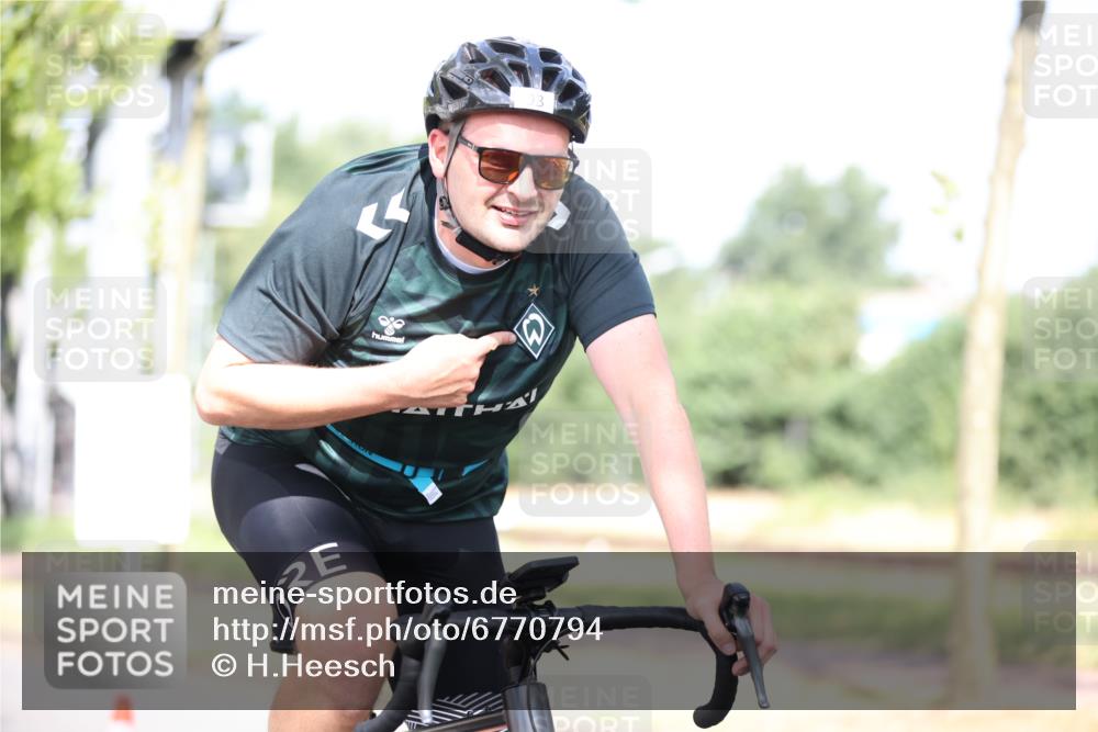 11.08.2024 - GEWOBA Citytriathlon Bremen H.Heesch http://msf.ph/oto/6770794 11.08.2024 10:45:31 Radfahren 93 meine-sportfotos.de