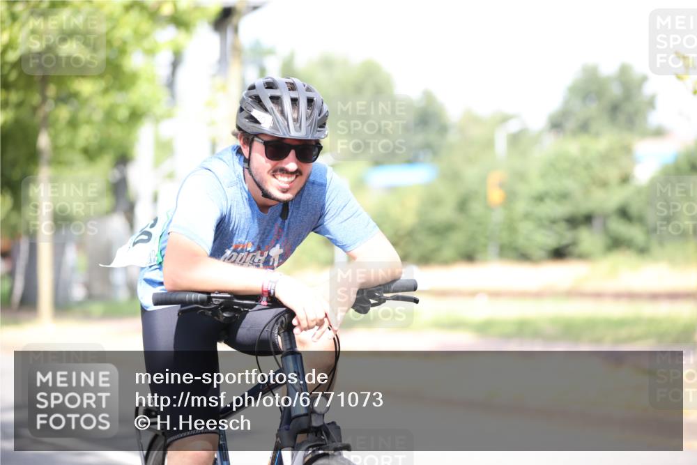 11.08.2024 - GEWOBA Citytriathlon Bremen H.Heesch http://msf.ph/oto/6771073 11.08.2024 10:47:28 Radfahren 100 meine-sportfotos.de