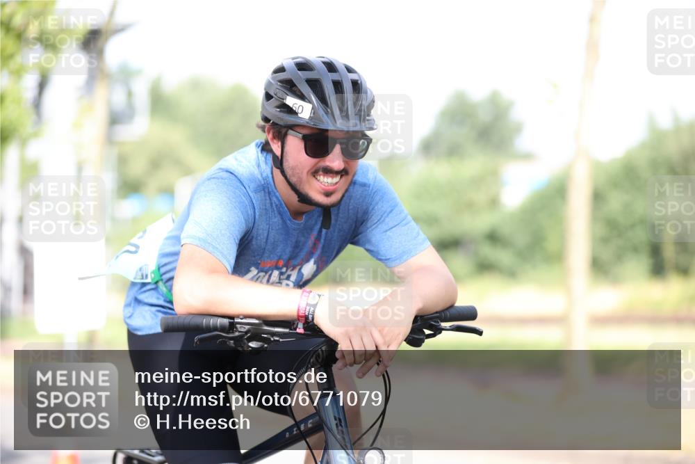 11.08.2024 - GEWOBA Citytriathlon Bremen H.Heesch http://msf.ph/oto/6771079 11.08.2024 10:47:29 Radfahren 100 meine-sportfotos.de