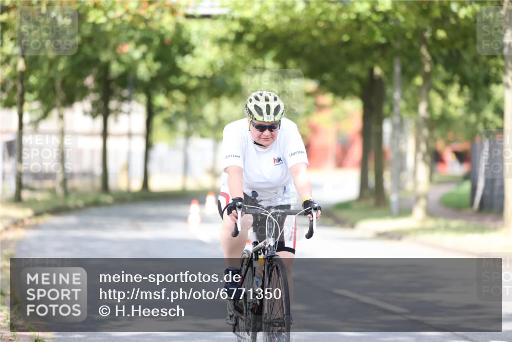 11.08.2024 - GEWOBA Citytriathlon Bremen H.Heesch http://msf.ph/oto/6771350 11.08.2024 10:49:12 Radfahren 83 meine-sportfotos.de
