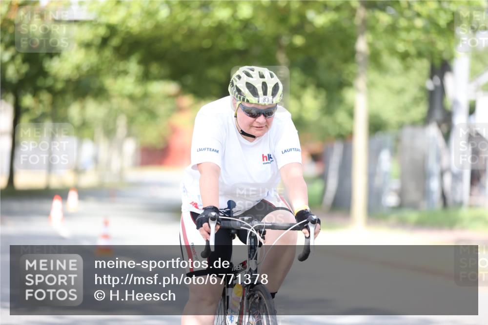 11.08.2024 - GEWOBA Citytriathlon Bremen H.Heesch http://msf.ph/oto/6771378 11.08.2024 10:49:13 Radfahren 83 meine-sportfotos.de