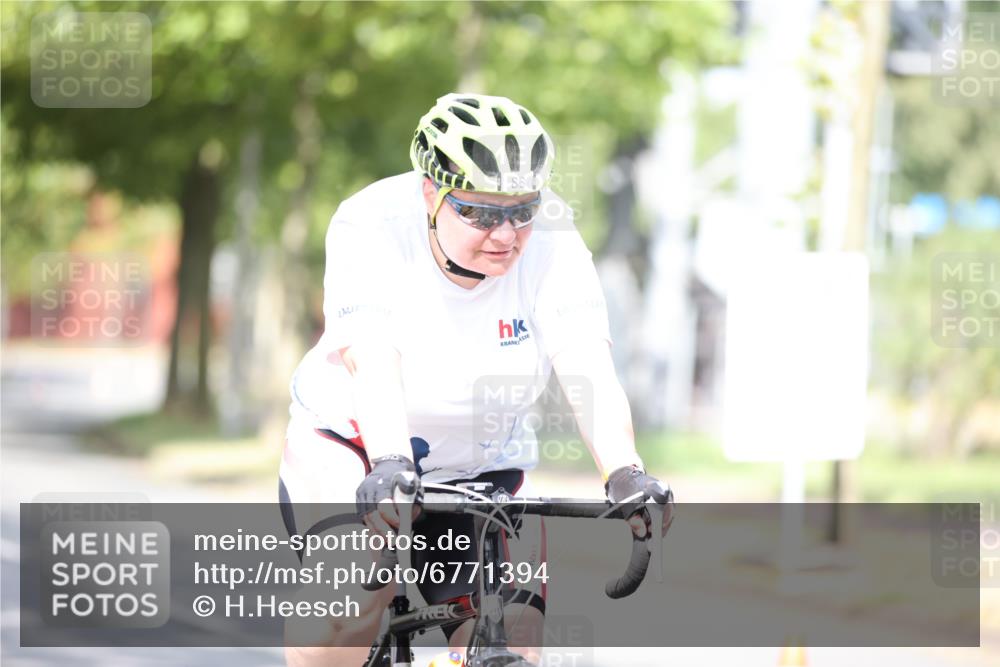 11.08.2024 - GEWOBA Citytriathlon Bremen H.Heesch http://msf.ph/oto/6771394 11.08.2024 10:49:13 Radfahren 83 meine-sportfotos.de