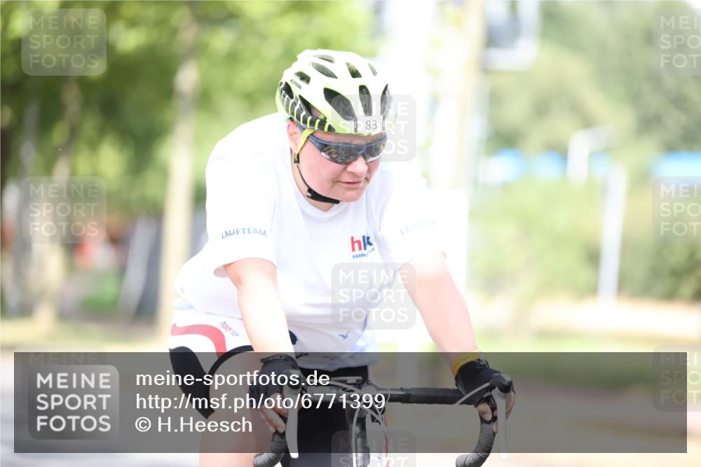11.08.2024 - GEWOBA Citytriathlon Bremen H.Heesch http://msf.ph/oto/6771399 11.08.2024 10:49:13 Radfahren 83 meine-sportfotos.de