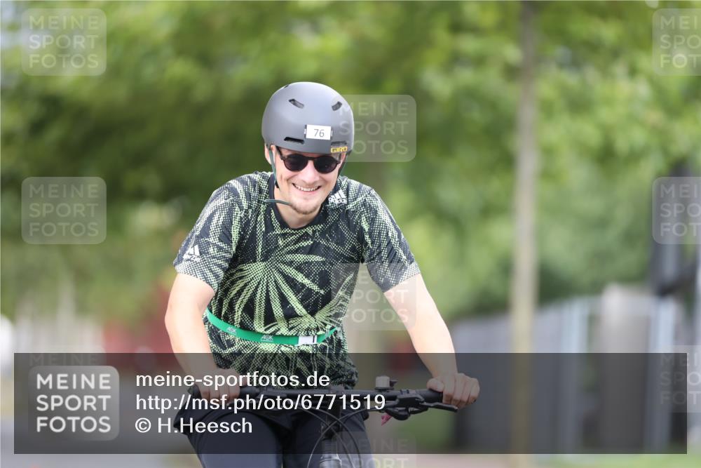 11.08.2024 - GEWOBA Citytriathlon Bremen H.Heesch http://msf.ph/oto/6771519 11.08.2024 10:51:08 Radfahren 90 meine-sportfotos.de