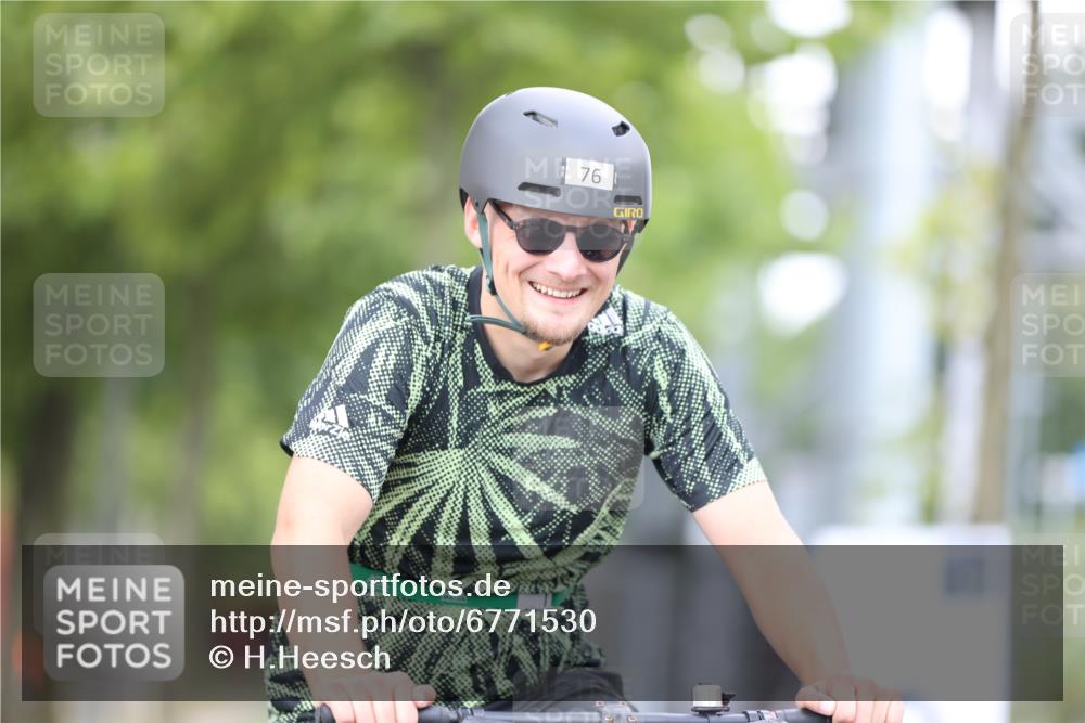 11.08.2024 - GEWOBA Citytriathlon Bremen H.Heesch http://msf.ph/oto/6771530 11.08.2024 10:51:08 Radfahren 90 meine-sportfotos.de