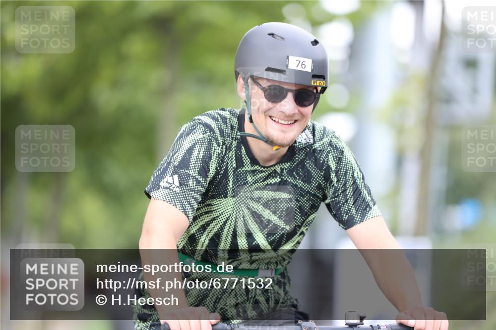 11.08.2024 - GEWOBA Citytriathlon Bremen H.Heesch http://msf.ph/oto/6771532 11.08.2024 10:51:08 Radfahren 90 meine-sportfotos.de