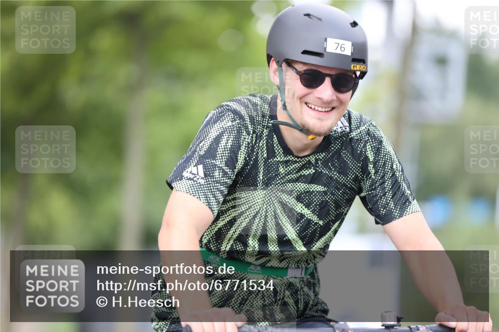11.08.2024 - GEWOBA Citytriathlon Bremen H.Heesch http://msf.ph/oto/6771534 11.08.2024 10:51:08 Radfahren 90 meine-sportfotos.de