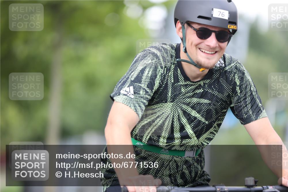 11.08.2024 - GEWOBA Citytriathlon Bremen H.Heesch http://msf.ph/oto/6771536 11.08.2024 10:51:08 Radfahren 90 meine-sportfotos.de