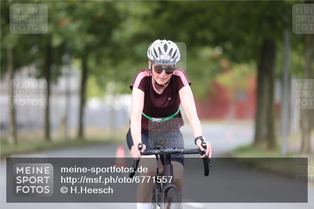 11.08.2024 - GEWOBA Citytriathlon Bremen H.Heesch http://msf.ph/oto/6771557 11.08.2024 10:51:25 Radfahren 90 meine-sportfotos.de