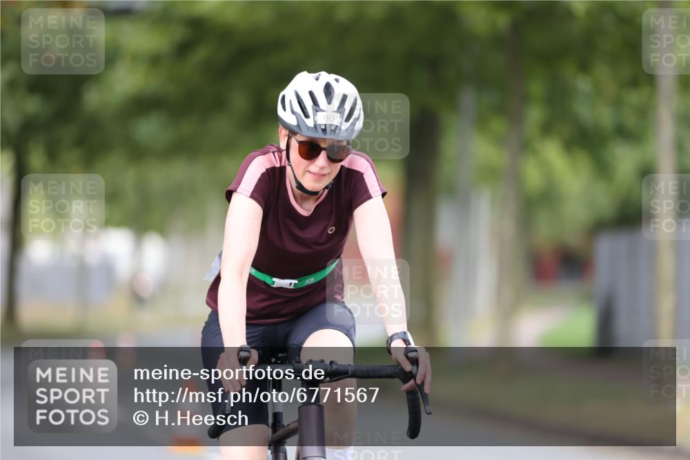 11.08.2024 - GEWOBA Citytriathlon Bremen H.Heesch http://msf.ph/oto/6771567 11.08.2024 10:51:25 Radfahren 90 meine-sportfotos.de