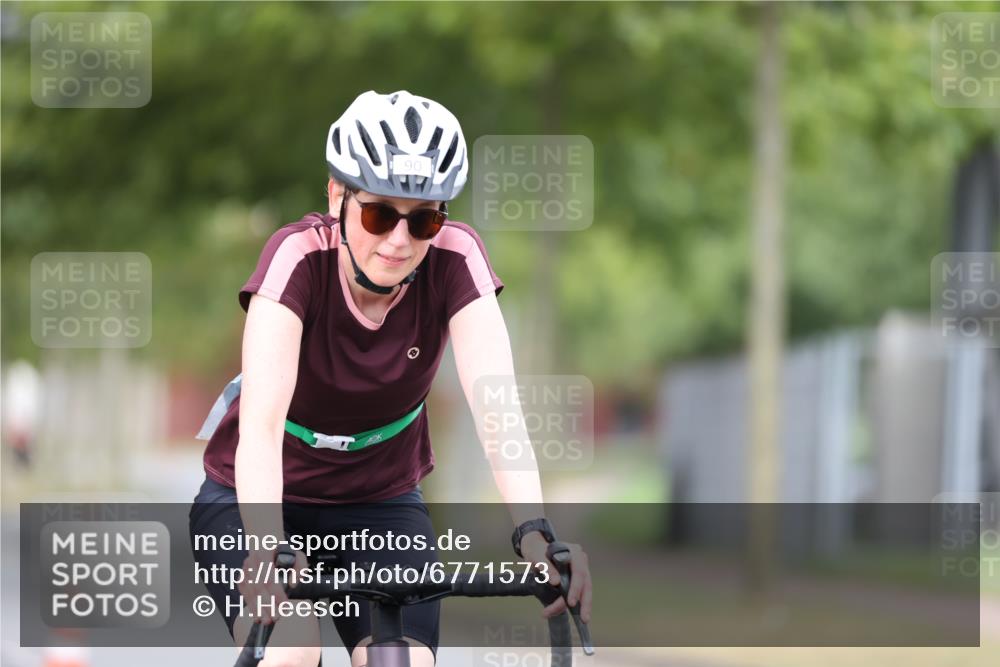 11.08.2024 - GEWOBA Citytriathlon Bremen H.Heesch http://msf.ph/oto/6771573 11.08.2024 10:51:25 Radfahren 90 meine-sportfotos.de