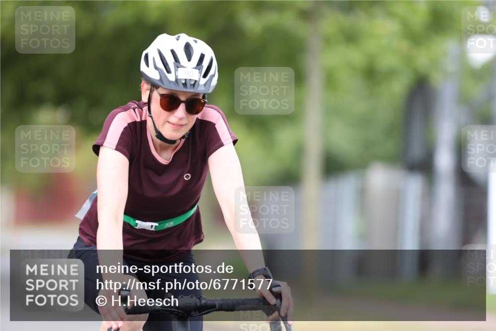 11.08.2024 - GEWOBA Citytriathlon Bremen H.Heesch http://msf.ph/oto/6771577 11.08.2024 10:51:26 Radfahren 90 meine-sportfotos.de