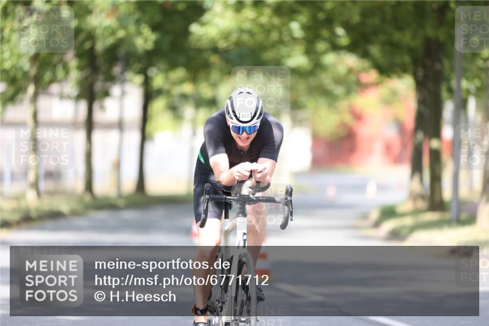 11.08.2024 - GEWOBA Citytriathlon Bremen H.Heesch http://msf.ph/oto/6771712 11.08.2024 11:34:25 Radfahren 812 meine-sportfotos.de