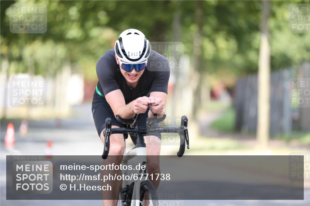 11.08.2024 - GEWOBA Citytriathlon Bremen H.Heesch http://msf.ph/oto/6771738 11.08.2024 11:34:25 Radfahren 812 meine-sportfotos.de