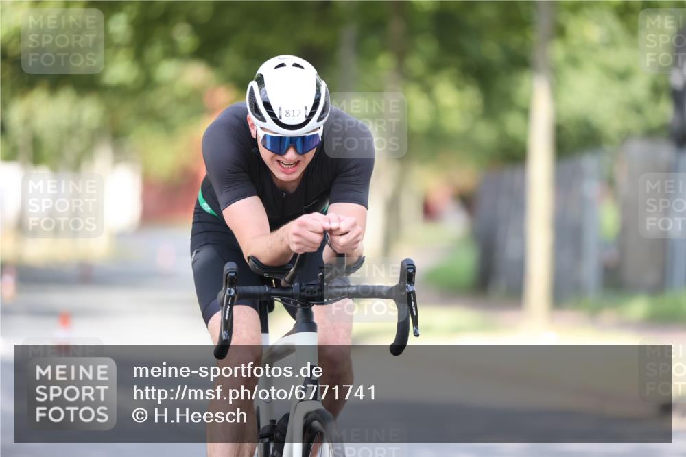 11.08.2024 - GEWOBA Citytriathlon Bremen H.Heesch http://msf.ph/oto/6771741 11.08.2024 11:34:25 Radfahren 812 meine-sportfotos.de