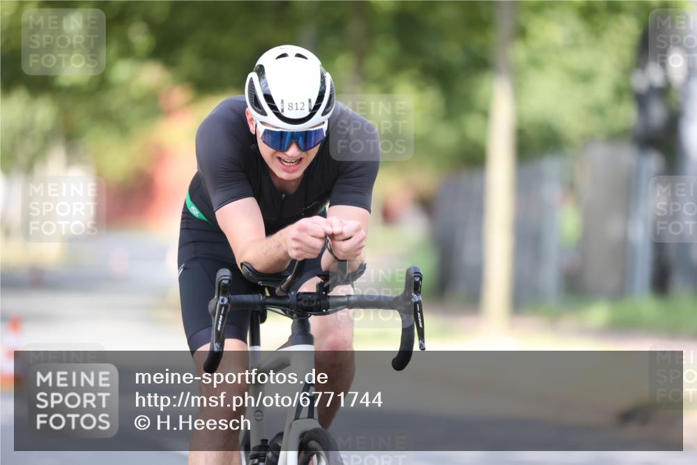 11.08.2024 - GEWOBA Citytriathlon Bremen H.Heesch http://msf.ph/oto/6771744 11.08.2024 11:34:25 Radfahren 812 meine-sportfotos.de